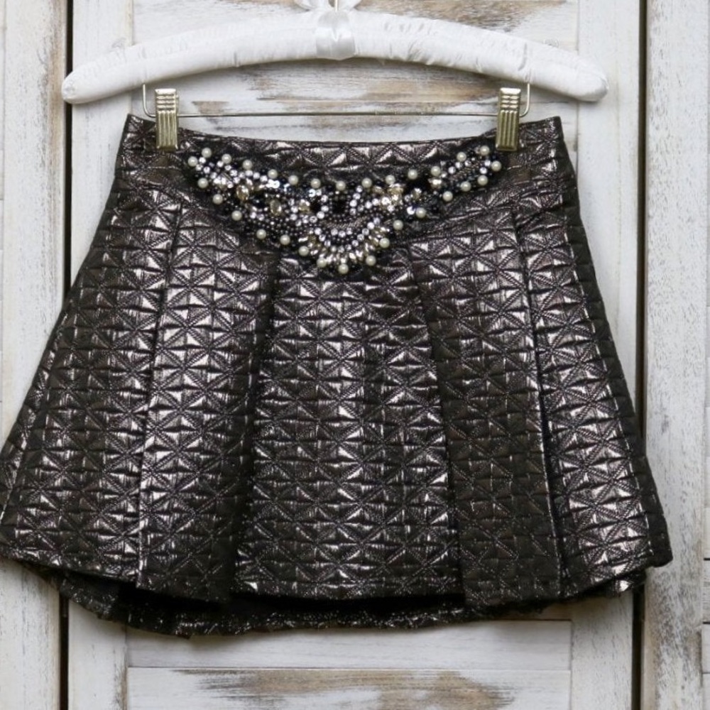 Mini shiny puffy skirt